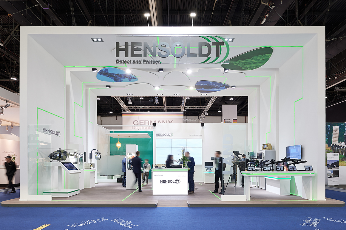 VRPE Hensoldt Exhibition Stand at Idex 2017